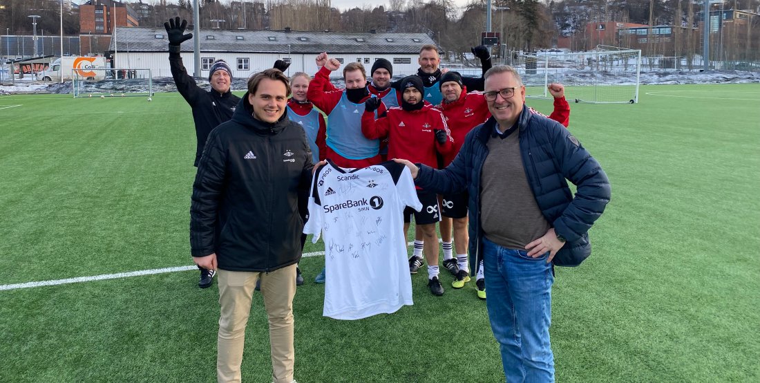 Simen Pütz Fritzøe og Stig Forbregd sammen med RBK Gatelag på treningsbanen på Lerkendal