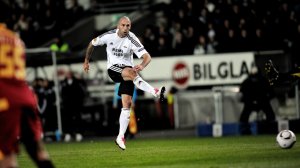 Rade Prica skyter mot Aris