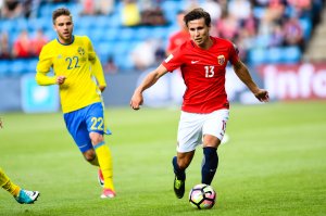 Anders Trondsen i privatlandskamp mot Sverige.