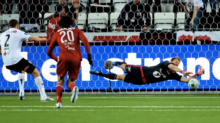 André Hansen redder straffespark