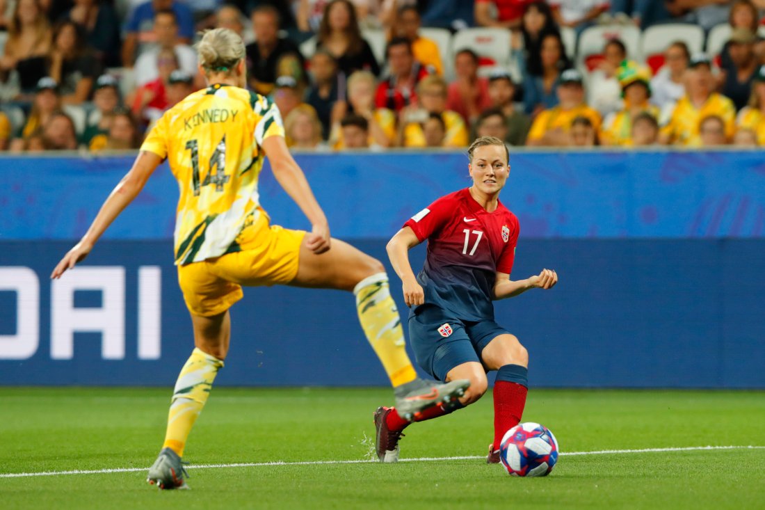 Kristine Minde spilte fem mesterskap for Norge. Her fra åttedelsfinalen i VM 2019 mot Australia, landet hun fikk sin VM-debut mot i 2011. Foto: Terje Bendiksby / NTB