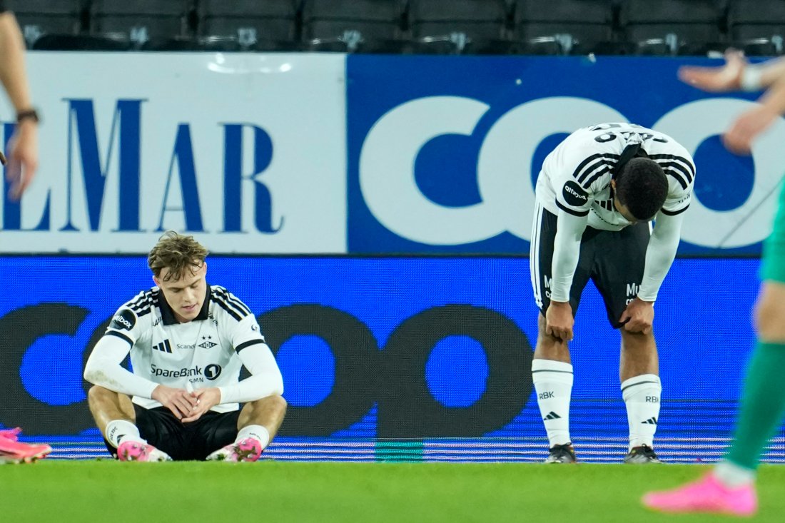 DEPPET: Mortensen og Mampassi måtte innse at cupen går videre uten dem.