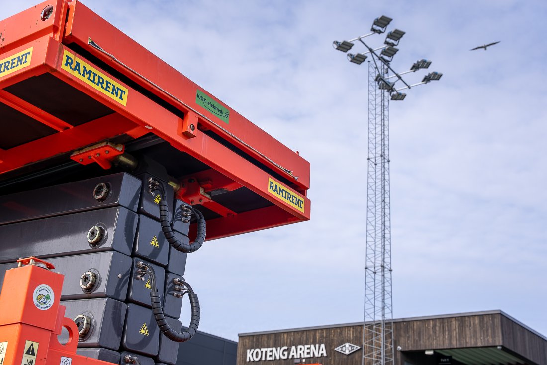 Se Koteng Arena fra luften mot Molde i samarbeid med Ramirent.