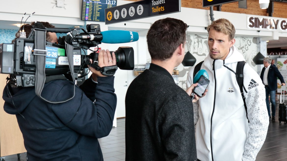 André Hansen intervjues av NRK.
