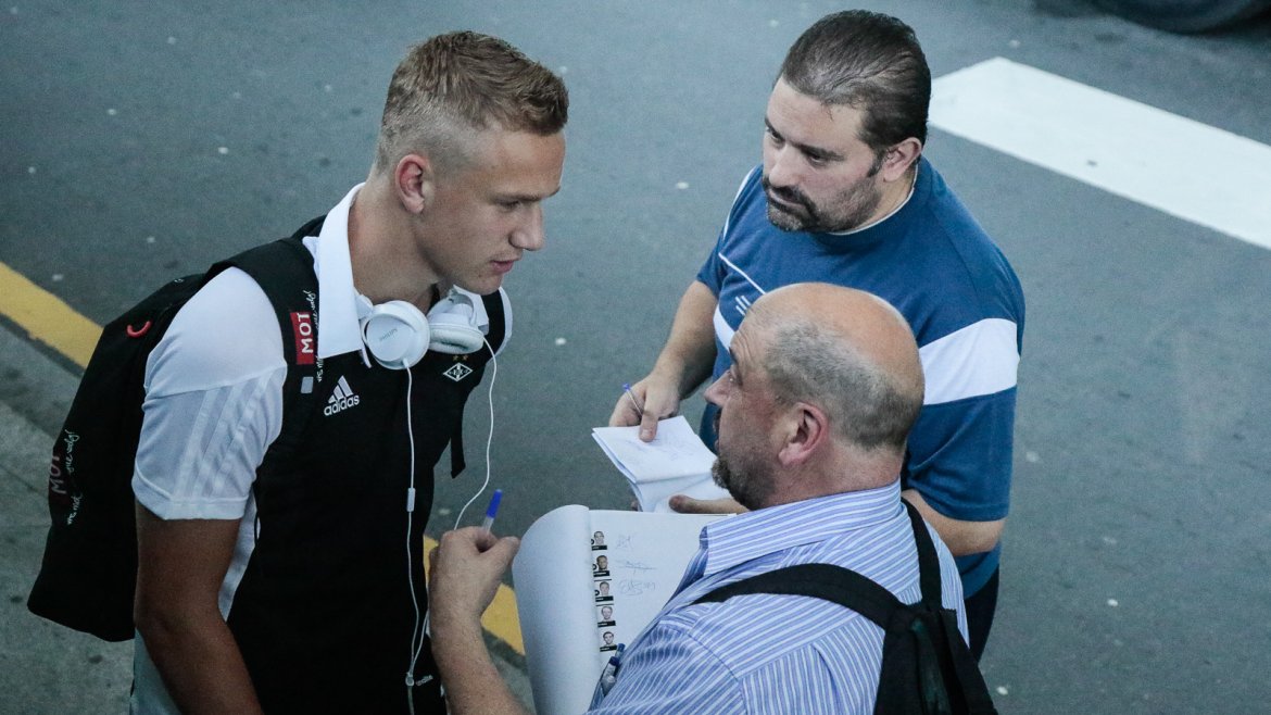 Autografjegerne leter selvfølgelig frem de største stjernene.