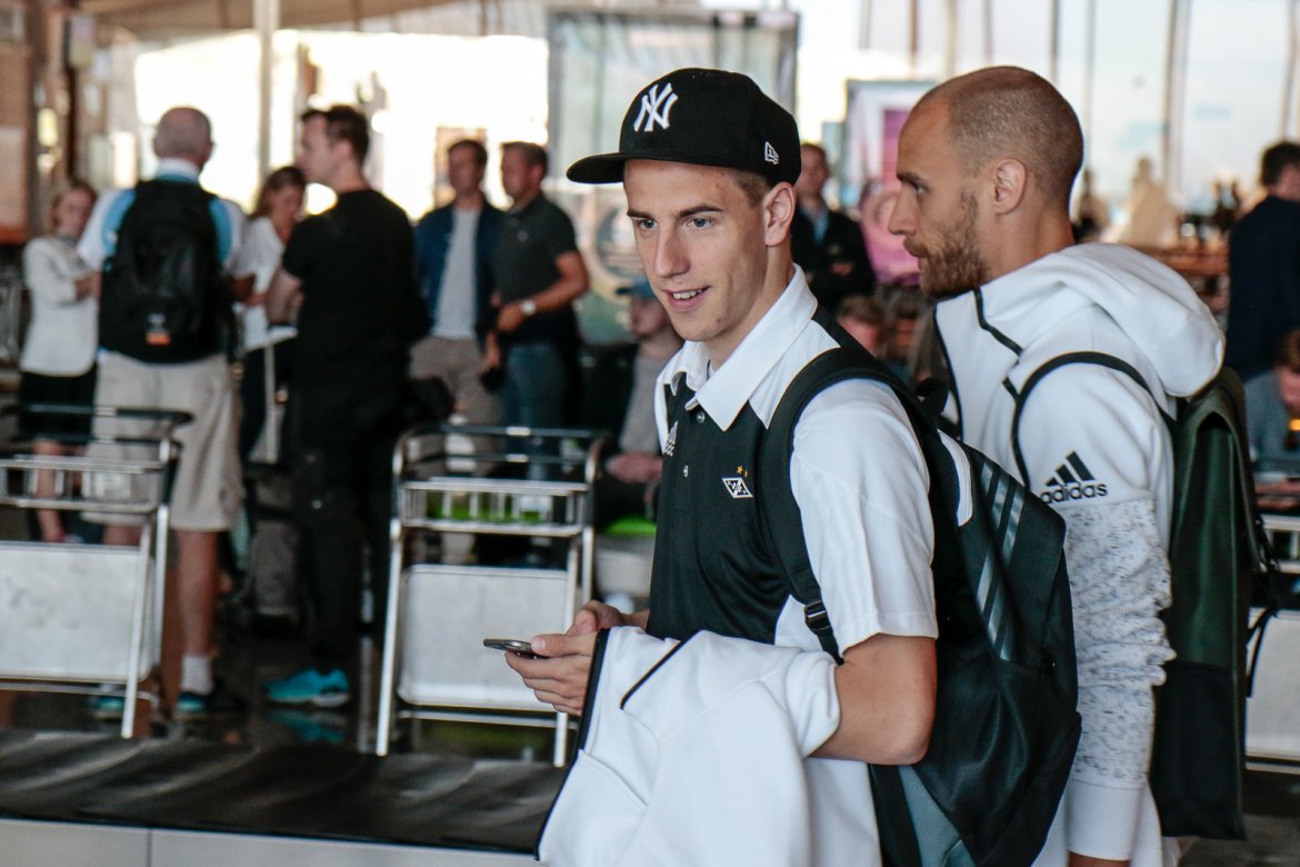 Milan Jevtovic og Tore Reginiussen på flyplassen i Bilbao.