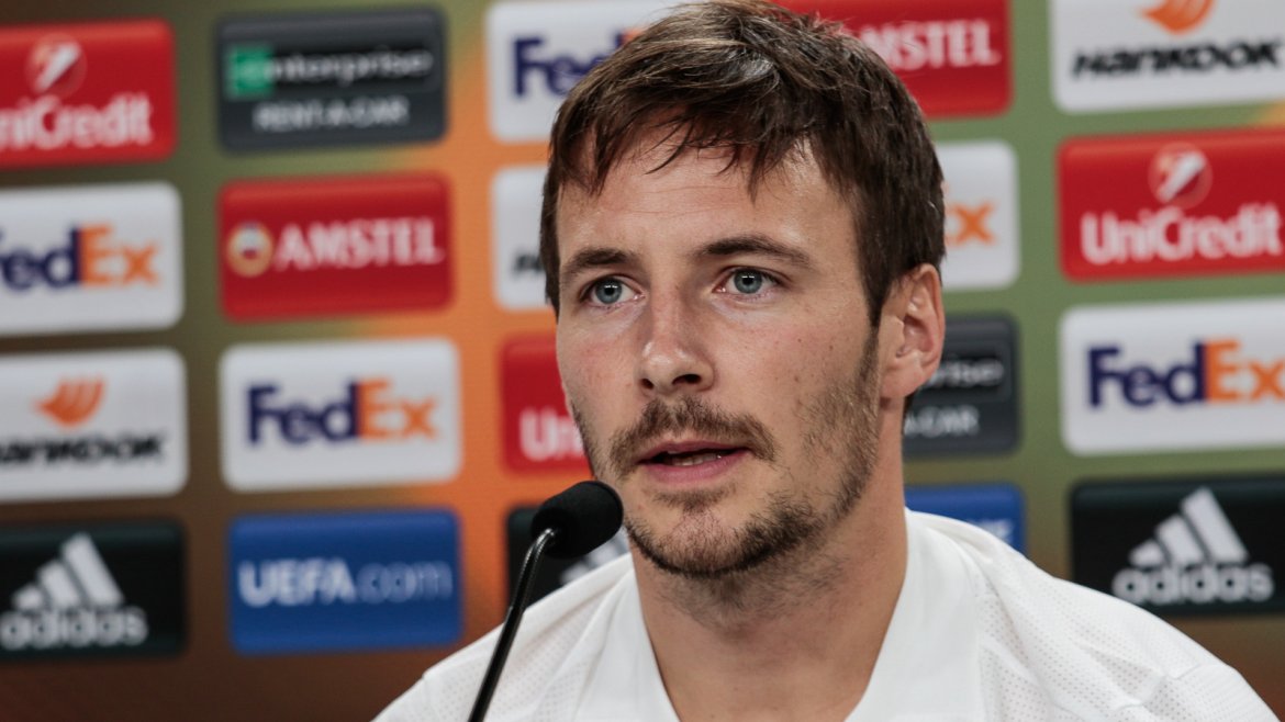 Mike Jensen tror det blir mye løping på midtbanen mot Real Sociedad.