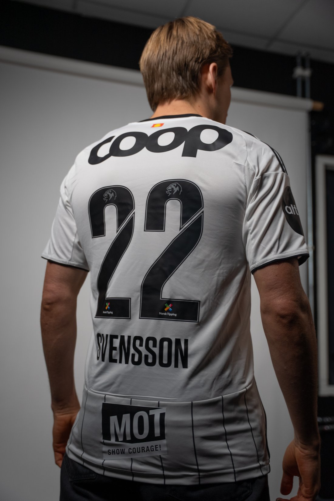 Jonas Svensson får draktnummer 22, det samme han brukte i store deler av sin første periode i Rosenborg.